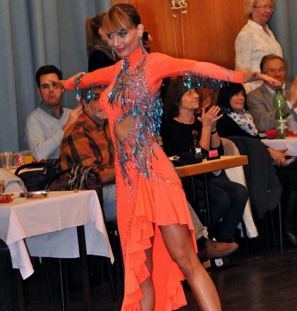 LK-FBC3 「クリスティーネ・クライン・ファッション」制作！長袖のロングのオレンジ＆ブルーのラテンドレス（９号）